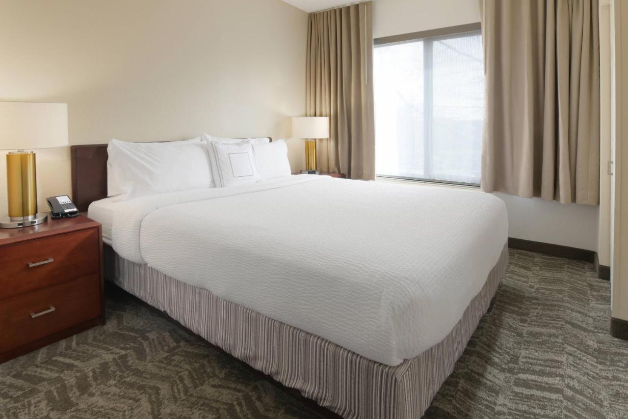 Springhill Suites Dallas Addison/Quorum Drive Exterior foto