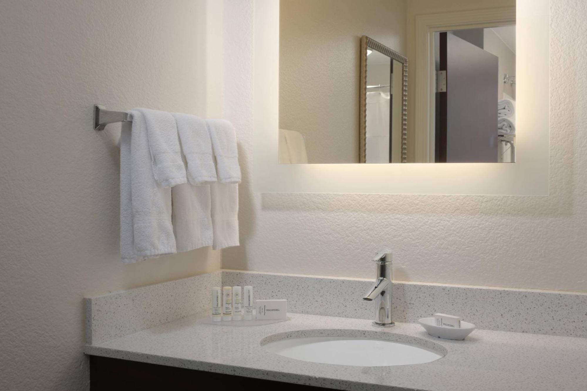 Springhill Suites Dallas Addison/Quorum Drive Exterior foto
